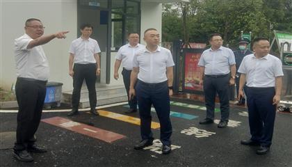 遂寧興業(yè)集團(tuán)召開“問題大排查、作風(fēng)大整治、工作大提升”專項(xiàng)行動(dòng)現(xiàn)場推進(jìn)會(huì)